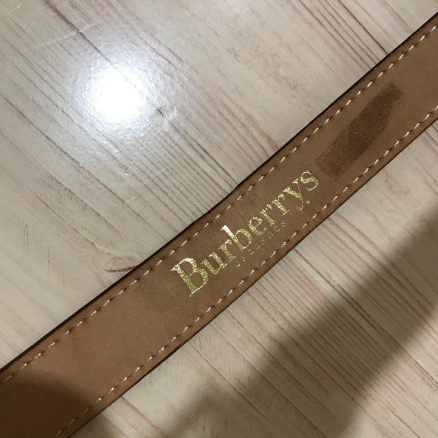 BURBERRY(バーバリー)の美品★Burberry★レザーベルト★細ベルト レディースのファッション小物(ベルト)の商品写真