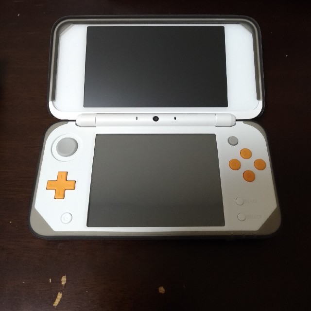 Nintendo 2DSLL 美品 1