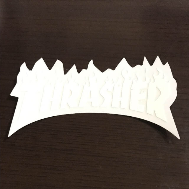 THRASHER(スラッシャー)の【縦4.7cm横8.2cm】THRASHER ステッカー 自動車/バイクのバイク(ステッカー)の商品写真