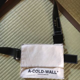 オフホワイト(OFF-WHITE)のA-Cold-Wall サコッシュ(ショルダーバッグ)