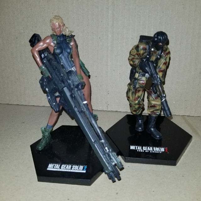 メタルギアソリッド2フィギュア 2体セットの通販 by まこ's shop|ラクマ メタルギアソリッド2フィギュア 2体セットの通販 by まこ's shop|ラクマ