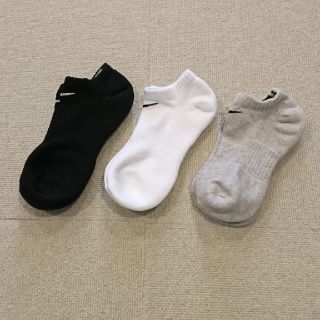 ナイキ(NIKE)の23～25㎝  NIKE靴下  3足  🏷️なし(ソックス)