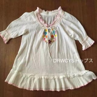 ドロシーズ(DRWCYS)のDRWCYS刺繍トップス(カットソー(半袖/袖なし))