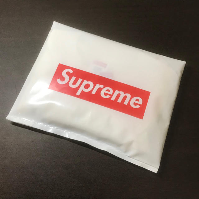 Supreme(シュプリーム)のSupreme 09AW ダミアン・ハーストBOXロゴTシャツ メンズのトップス(Tシャツ/カットソー(半袖/袖なし))の商品写真