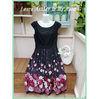 ローラアシュレイ(LAURA ASHLEY)のrosalie様専用　【英国輸入】ローラアシュレイ・黒地すそ薔薇UK8(その他)