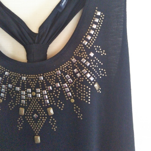 マクシワンピースLLサイズ胸元スタッズ　ドレス黒色　ワンピース　送料込み　ワンピ レディースのワンピース(ロングワンピース/マキシワンピース)の商品写真