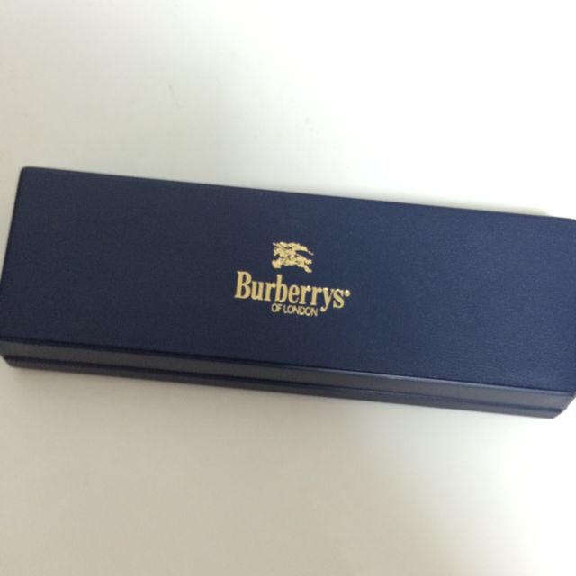 BURBERRY(バーバリー)のBURBERRY ケース付ペン（新品） インテリア/住まい/日用品の文房具(その他)の商品写真