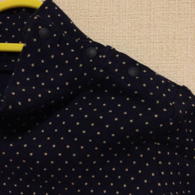 UNIQLO(ユニクロ)のタートルネック☆80㎝ キッズ/ベビー/マタニティのベビー服(~85cm)(シャツ/カットソー)の商品写真