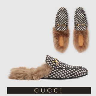 グッチ(Gucci)のGUCCI ファーがゴージャスなドット柄レザースリッパ  スリッポン 美品✨(サンダル)