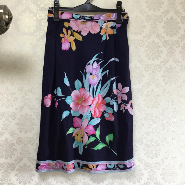 レオナール 花柄フラワー スカート