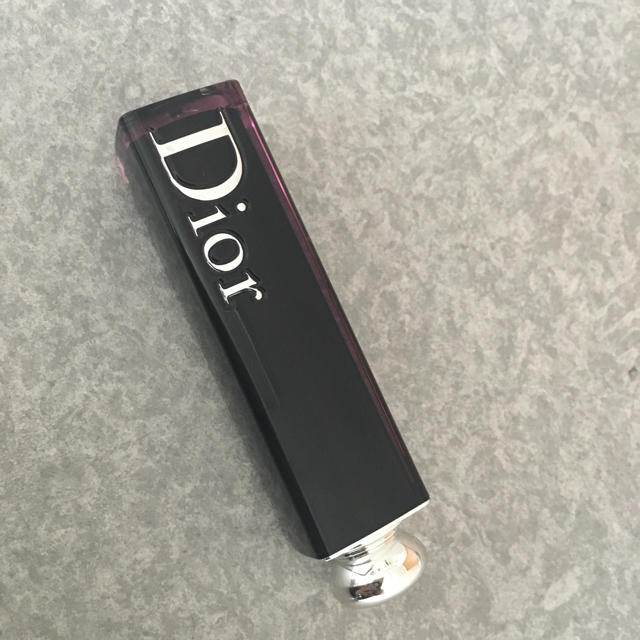 Christian Dior(クリスチャンディオール)のディオール アディクトラッカースティック 570 LAピンク コスメ/美容のベースメイク/化粧品(口紅)の商品写真