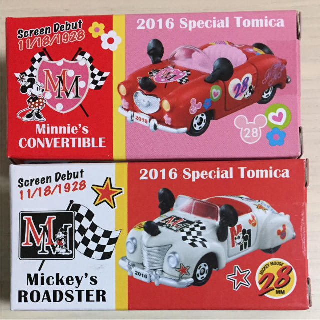 Disney(ディズニー)のディズニー トミカ スペシャルトミカ 2016 ロードスター コンバーティブル エンタメ/ホビーのおもちゃ/ぬいぐるみ(ミニカー)の商品写真