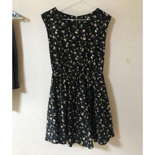 マジェスティックレゴン(MAJESTIC LEGON)の小花柄ワンピース(ひざ丈ワンピース)