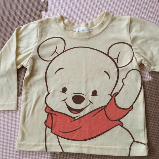 Disney(ディズニー)の［☆くまのプーさん☆］長袖カットソー 90㎝ キッズ/ベビー/マタニティのキッズ服女の子用(90cm~)(Tシャツ/カットソー)の商品写真