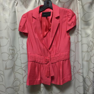 ビーシービージーマックスアズリア(BCBGMAXAZRIA)のピンクのジャケット(テーラードジャケット)