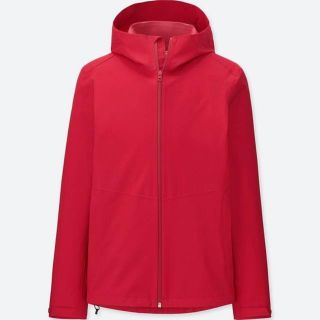 ユニクロ(UNIQLO)のユニクロ ブロックテックパーカー レッド Mサイズ 新品 未使用(マウンテンパーカー)