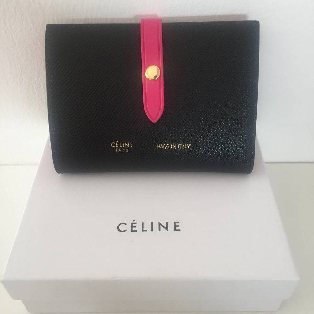 CELINE 折財布　ストラップ ミディアムマルチファンクションレディース