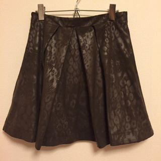 リミットレスラグジュアリー(LIMITLESS LUXURY)のレオパード柄 スカート(ひざ丈スカート)