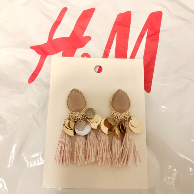 H&M(エイチアンドエム)の新品未使用 安室奈美恵 着用 ピアス h&m レディースのアクセサリー(ピアス)の商品写真