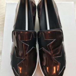 ステラマッカートニー(Stella McCartney)のステラマッカートニー 新品 未使用品 スリッポン メタリックブラウン サイズ38(スリッポン/モカシン)