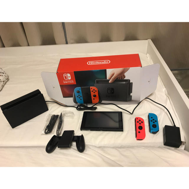 Nintendo Switch(ニンテンドースイッチ)のNintendo Switch本体 エンタメ/ホビーのゲームソフト/ゲーム機本体(家庭用ゲーム機本体)の商品写真