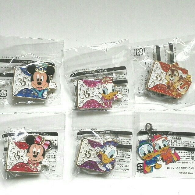 Disney(ディズニー)のジャングルカーニバル ピンバッチ エンタメ/ホビーのアニメグッズ(バッジ/ピンバッジ)の商品写真