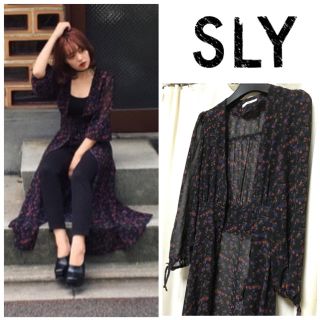 スライ(SLY)のLANTANA LACE UP GOWN 🖤 レースアップガウン 🖤スライ(カーディガン)