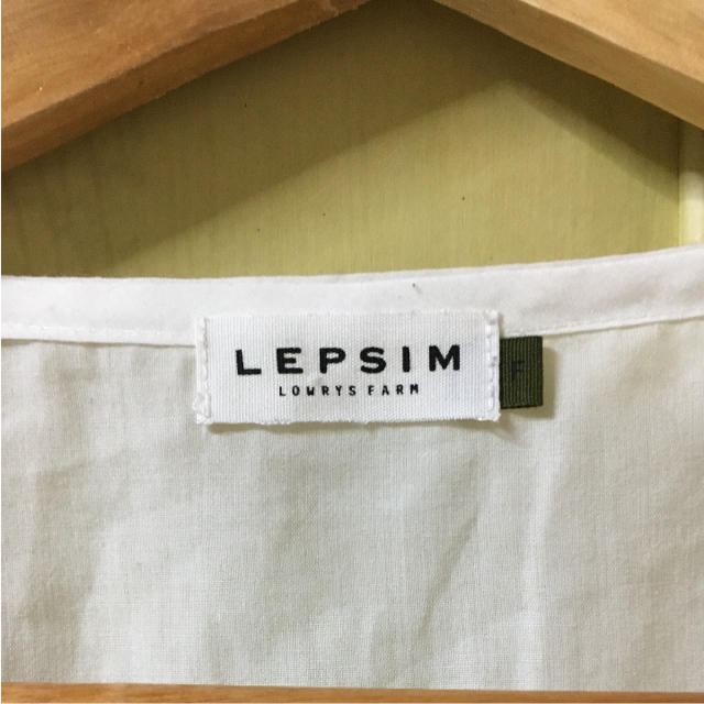 LEPSIM(レプシィム)の最終価格‼︎  LEPSIM   刺しゅうブラウス レディースのトップス(シャツ/ブラウス(半袖/袖なし))の商品写真