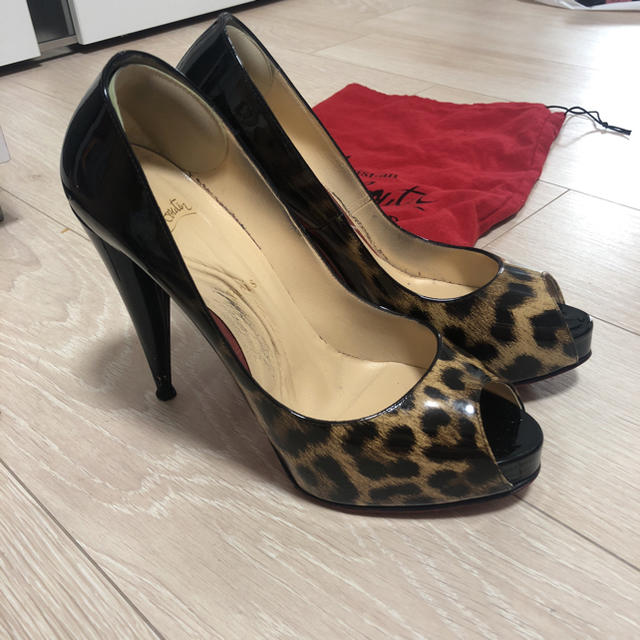 Christian Louboutin(クリスチャンルブタン)のクリスチャンルブタン☆パンプス☆39 レディースの靴/シューズ(ハイヒール/パンプス)の商品写真