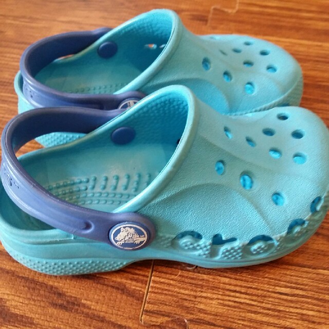 crocs(クロックス)のクロックス８ー９ キッズ/ベビー/マタニティのキッズ靴/シューズ(15cm~)(サンダル)の商品写真