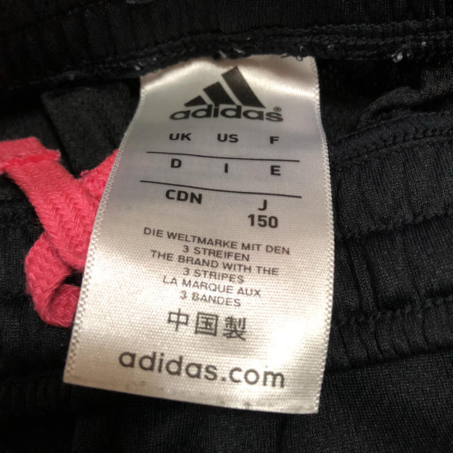 adidas(アディダス)のadidas 短パン  150cm 女の子用 中古 キッズ/ベビー/マタニティのキッズ服女の子用(90cm~)(パンツ/スパッツ)の商品写真