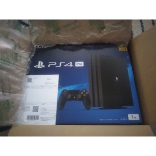 プレイステーション4(PlayStation4)の【新品】PS4 Pro ジェット・ブラック 1TB(家庭用ゲーム機本体)