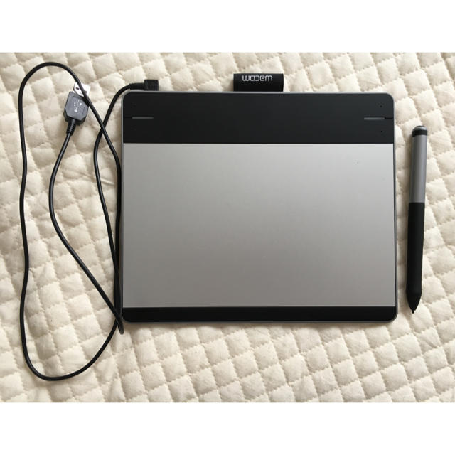 Wacom(ワコム)のペンタブレット ワコム Intuos Pen small CTL-480 スマホ/家電/カメラのPC/タブレット(PC周辺機器)の商品写真