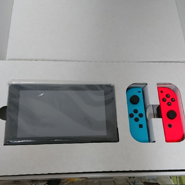 【専用】ニンテンドースイッチ 本体 中古 美品 エンタメ/ホビーのゲームソフト/ゲーム機本体(家庭用ゲーム機本体)の商品写真