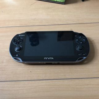 psp vita カセット付き(家庭用ゲーム機本体)