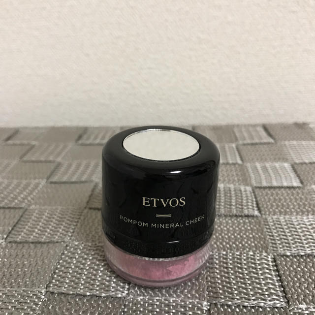 ETVOS(エトヴォス)のエトヴォス ポンポンミネラルチーク シフォンピンク コスメ/美容のベースメイク/化粧品(チーク)の商品写真