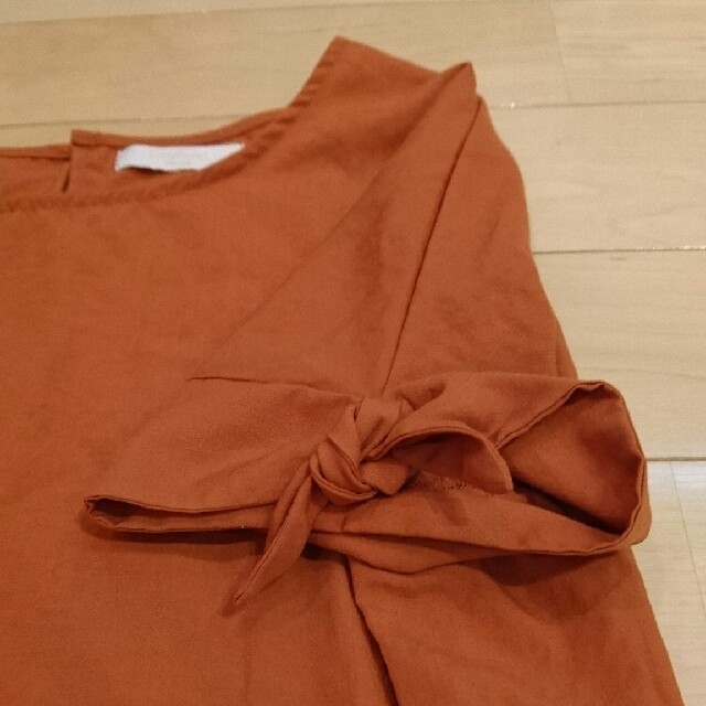 Discoat(ディスコート)のディスコート、濃いオレンジ色のカットソー レディースのトップス(カットソー(半袖/袖なし))の商品写真