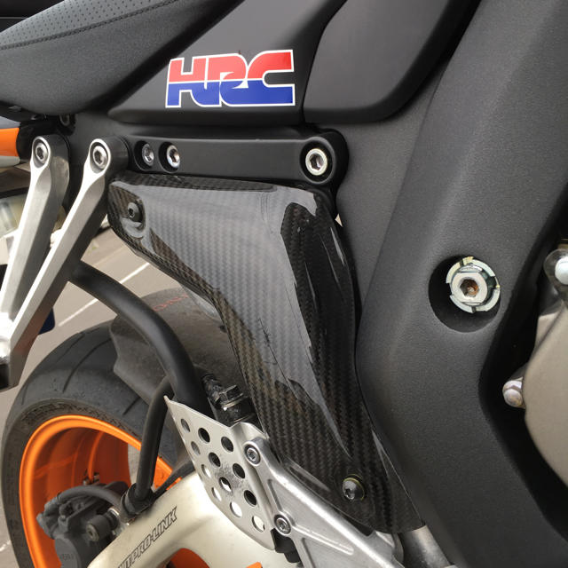 CBR1000RR ドライカーボン マフラーヒートガード