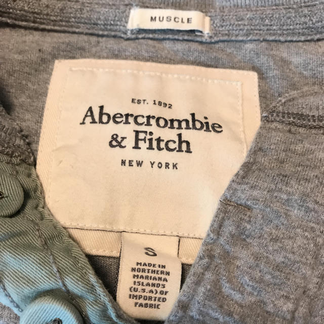 Abercrombie&Fitch(アバクロンビーアンドフィッチ)の★アバクロンビー&フィッチの長袖ヘンリーTシャツ メンズのトップス(Tシャツ/カットソー(七分/長袖))の商品写真