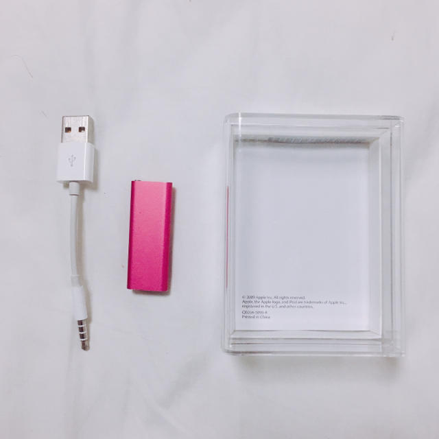 Apple(アップル)のiPod shuffle ジャンク品 スマホ/家電/カメラのオーディオ機器(ポータブルプレーヤー)の商品写真