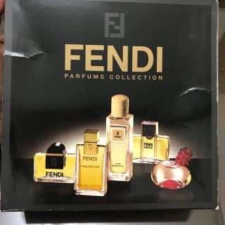 フェンディ(FENDI)の新品未使用FENDIフェンディミニ香水セット(香水(女性用))