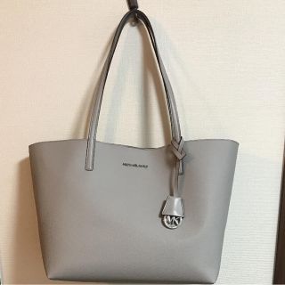 マイケルコース(Michael Kors)の新品！マイケルコース 大容量トートバッグ グレー(トートバッグ)