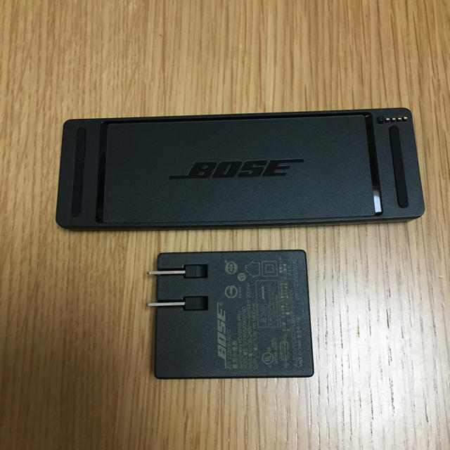 BOSE(ボーズ)のBOSE SoundLink Mini IIの付属品 スマホ/家電/カメラのオーディオ機器(スピーカー)の商品写真