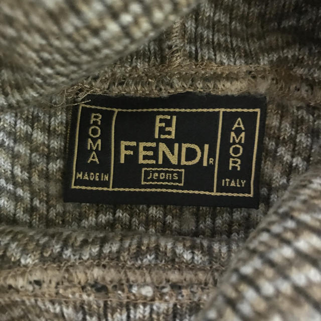 FENDI(フェンディ)のFENDI フリース レディースのトップス(その他)の商品写真