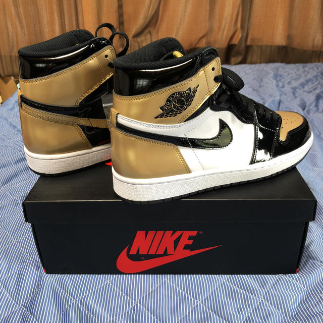 NIKE(ナイキ)のAIR JORDAN 1 GOLD TOE 27.5 メンズの靴/シューズ(スニーカー)の商品写真