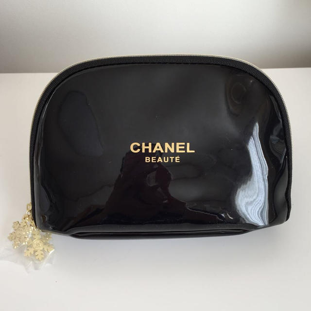 CHANEL(シャネル)のシャネル ポーチ レディースのバッグ(ボディバッグ/ウエストポーチ)の商品写真