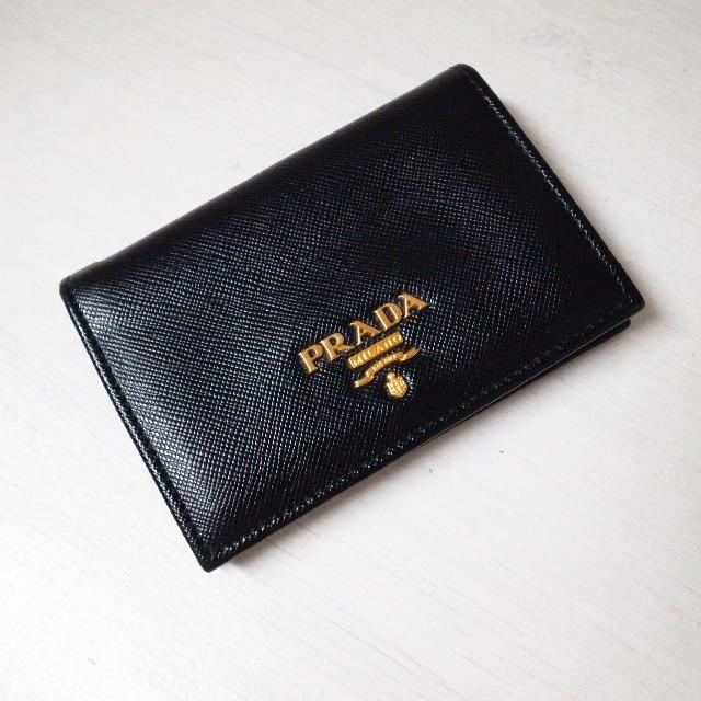 美品✨　保証書付　プラダ　PRADA  二つ折り財布 サフィアーノ レザー 黒