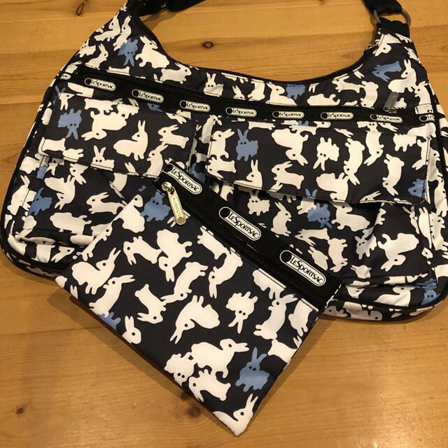 LeSportsac(レスポートサック)のレスポートサック ショルダーバッグ 廃盤 ソフィー バニーヴィル ウサギ うさぎ レディースのバッグ(ショルダーバッグ)の商品写真