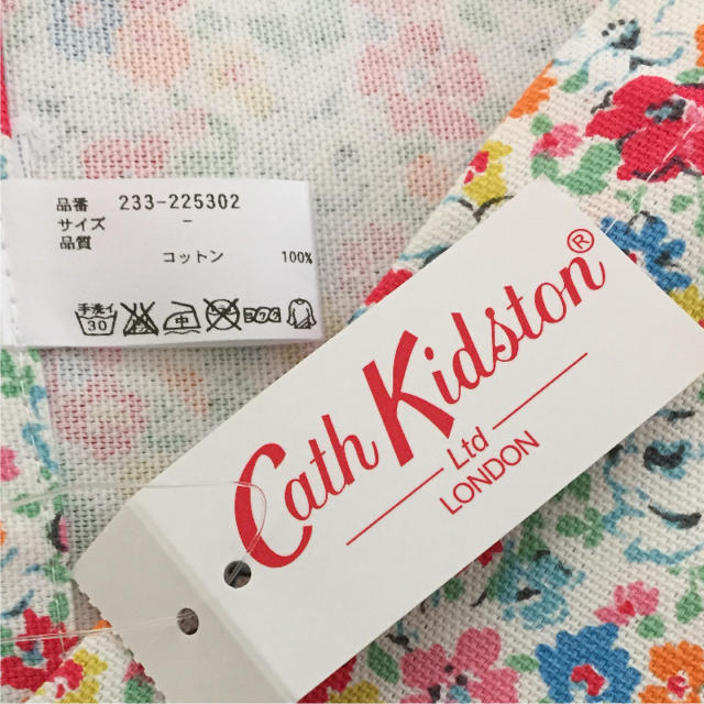 Cath Kidston(キャスキッドソン)のキャスキッドソン  ハーフ ラップ エプロン 新品タグ付き 未使用 インテリア/住まい/日用品のインテリア/住まい/日用品 その他(その他)の商品写真