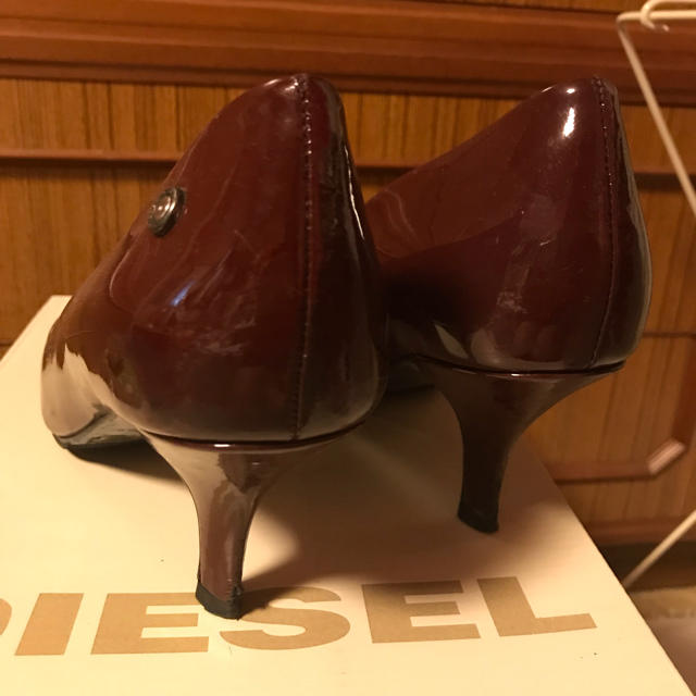 DIESEL(ディーゼル)のこっちゃん様専用！DIESEL ディーゼル エナメルパンプス ダークレッド レディースの靴/シューズ(ハイヒール/パンプス)の商品写真